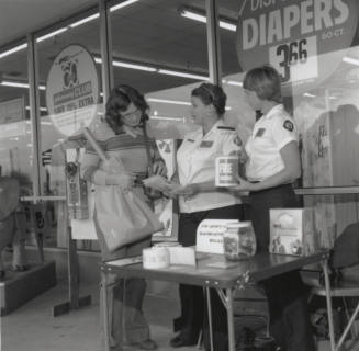 Give A Safe New Year. - December 12 1977