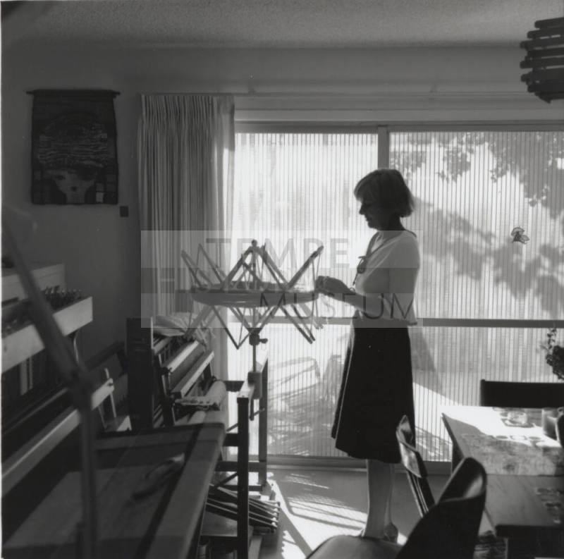 World of Weaving, Tempe Daily News, Dec 17 1977