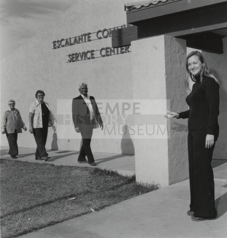 The Walking is Great - Tempe Daily News 12/17/1977