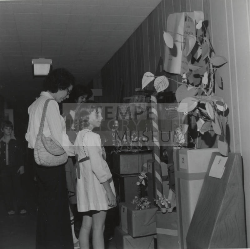 Everywhere You Look-Christmas! - Tempe Daily News 12/16/1977