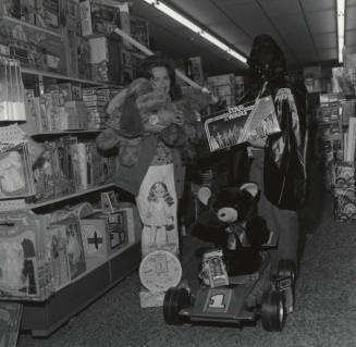 Santa's Helpers - Tempe Daily News 12/16/1977