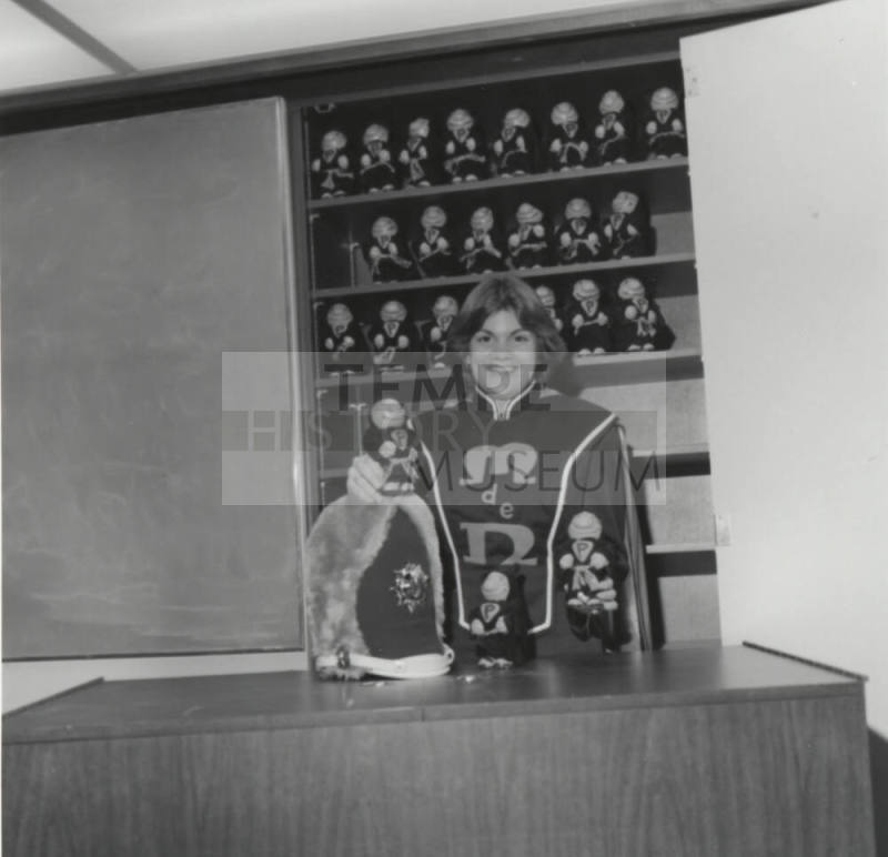 Put A Mascot In Your Stocking - Tempe Daily News 12/14/1977
