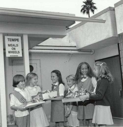 Junior Girl Scouts Deliver Meals on Wheels