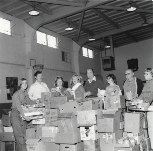 Men And Women Volunteer For TheSalvation Army