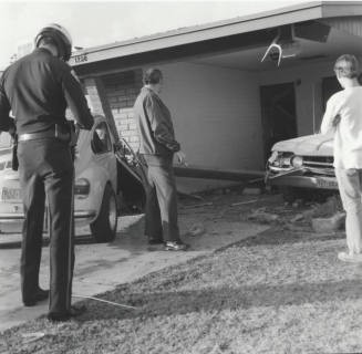 Come Right In - Tempe Daily News, December 30, 1977