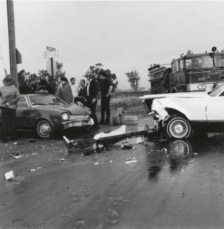 Car crash on the corner of Victory/Orange and Price