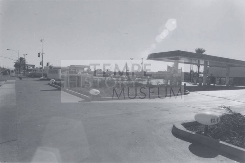 Shell Gasoline Station - 2000 South Mill Avenue, Tempe, Arizona
