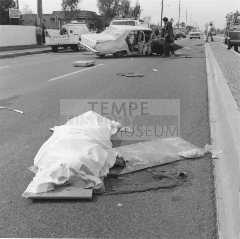 Scene of a multiple car accident (2 of 11)