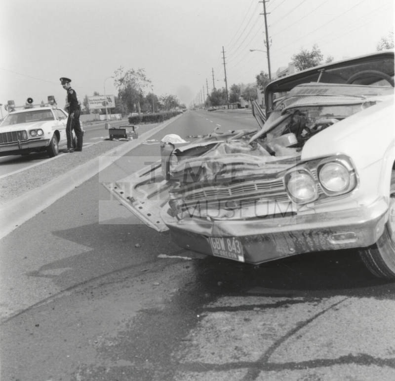 Scenes of a multiple car accident (9 of 11)