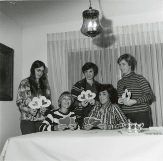 Letting Their Hearts Shine. - Tempe Daily News, Febuary 8 1978