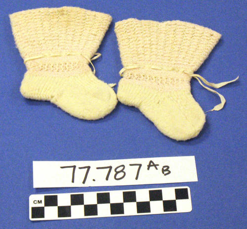 Baby wool booties