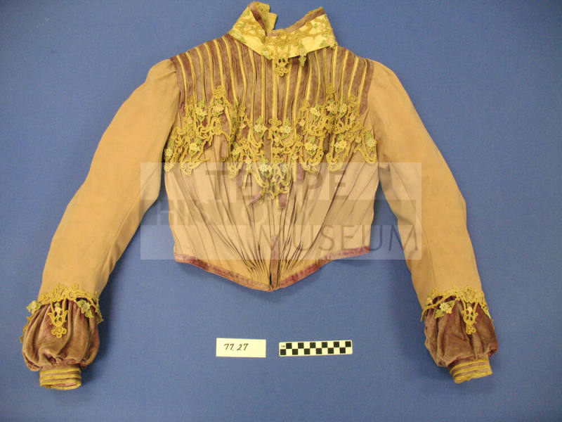 Shirtwaist