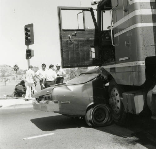 Weekend Off To Bad Start - Tempe Daily News, May 27, 1978