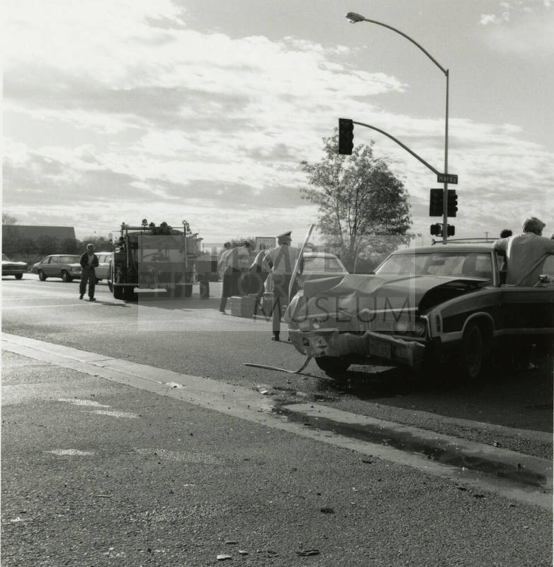 Unidentified Collision - Ford Thunderbird & Ford Station Wagon - (4 of  5)