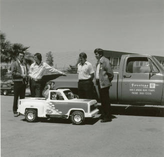 Mutt And Jeff Of The Auto World - Tempe Daily News - April 8, 1978