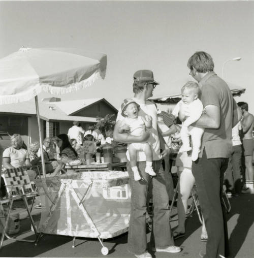 C'mon Dad, Time To Go Home! - Tempe Daily News - April 18, 1978