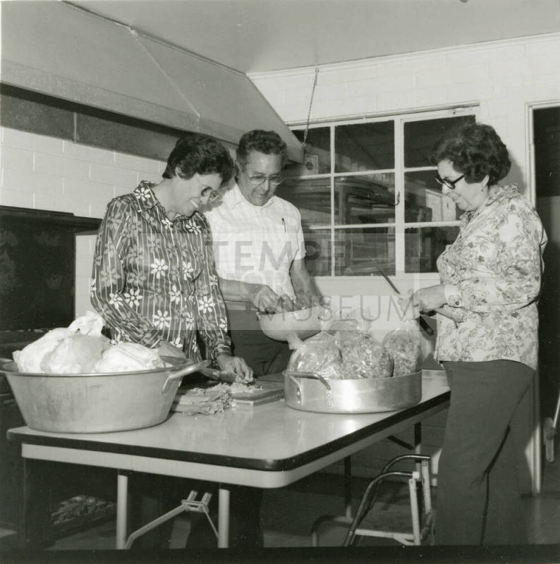 Expecting A Hungry Crowd - Tempe Daily News - April 15, 1978
