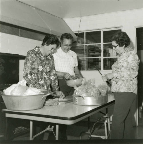 Expecting A Hungry Crowd - Tempe Daily News - April 15, 1978