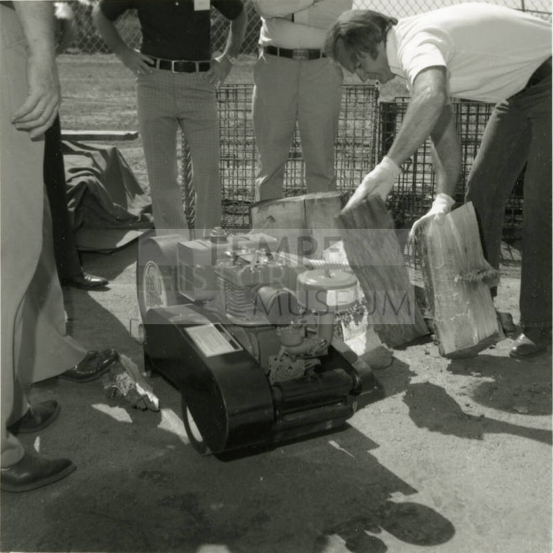 Paul Bunyan Displaced. - Tempe Daily News, April 18 1978
