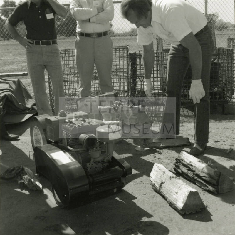 Paul Bunyan Displaced. - Tempe Daily News, April 18 1978