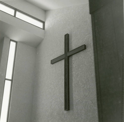 Cross Above. - Tempe Daily News, April 29 1978