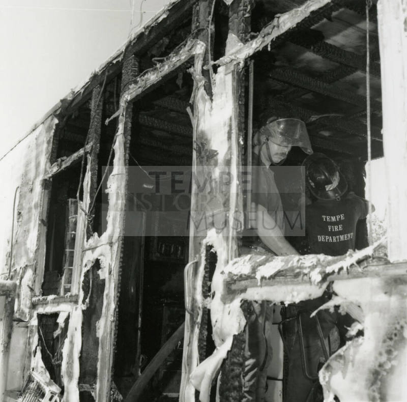 Gutted Trailer - Tempe Daily News 05/05/1978