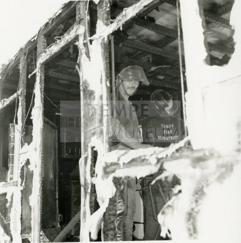 Trailer Destroyed In Fire - Tempe Daily News 05/05/1978