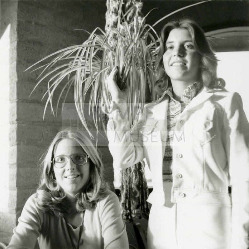 ABWA Presents Scholarship Girls - Tempe Daily News - May 12, 1978