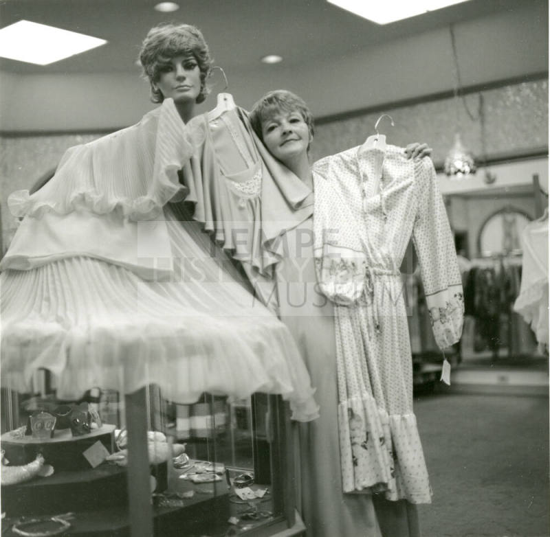 Who's For Real? - Tempe Daily News - May 15, 1978