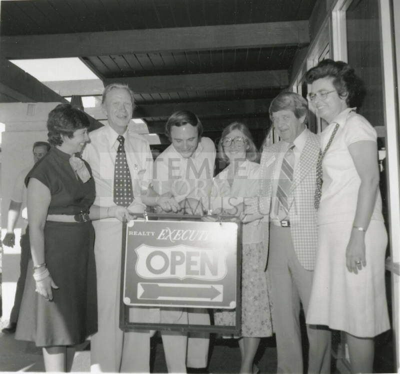 Housewarming -- Tempe Daily News, June 14, 1978
