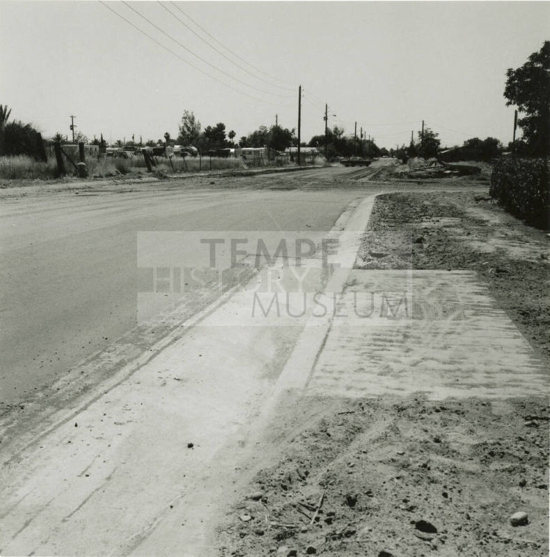 'Country Roads' Due City Look -- Tempe Daily News, May 31, 1978