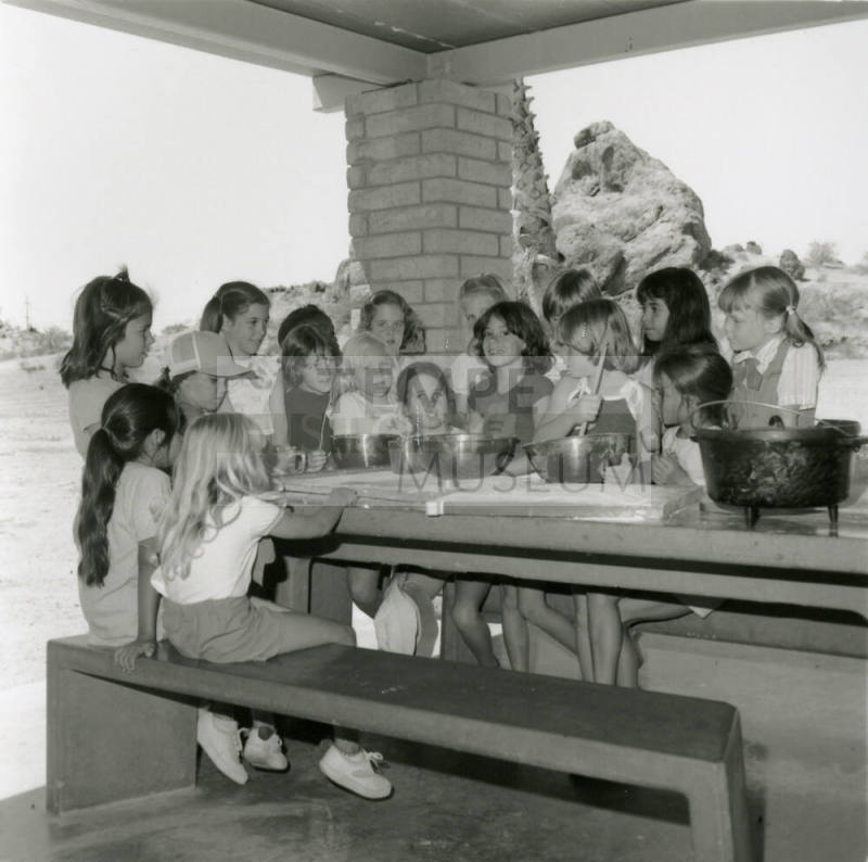 Too Many Hands Spoil The Broth? -- Tempe Daily News, June 14, 1978