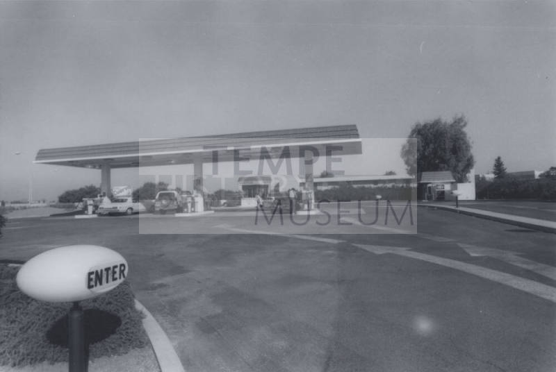 Gordon Shell Gasoline Station - 5125 South Mill Avenue, Tempe, Arizona