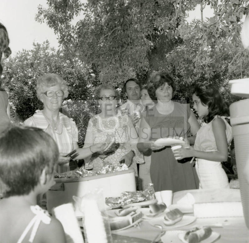 Hungry Bunch. - Tempe Daily News, July 1 1978