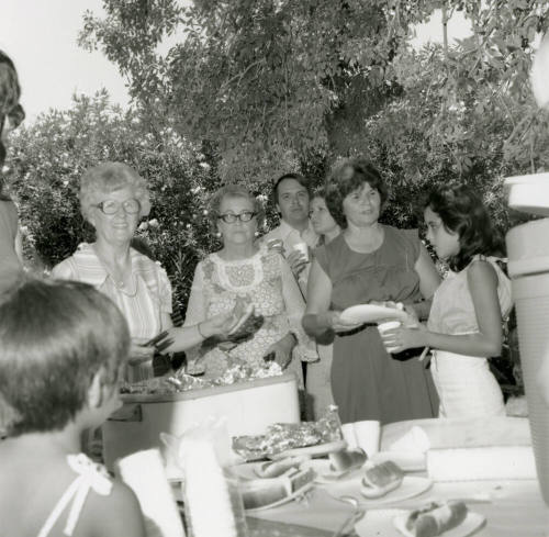 Hungry Bunch. - Tempe Daily News, July 1 1978