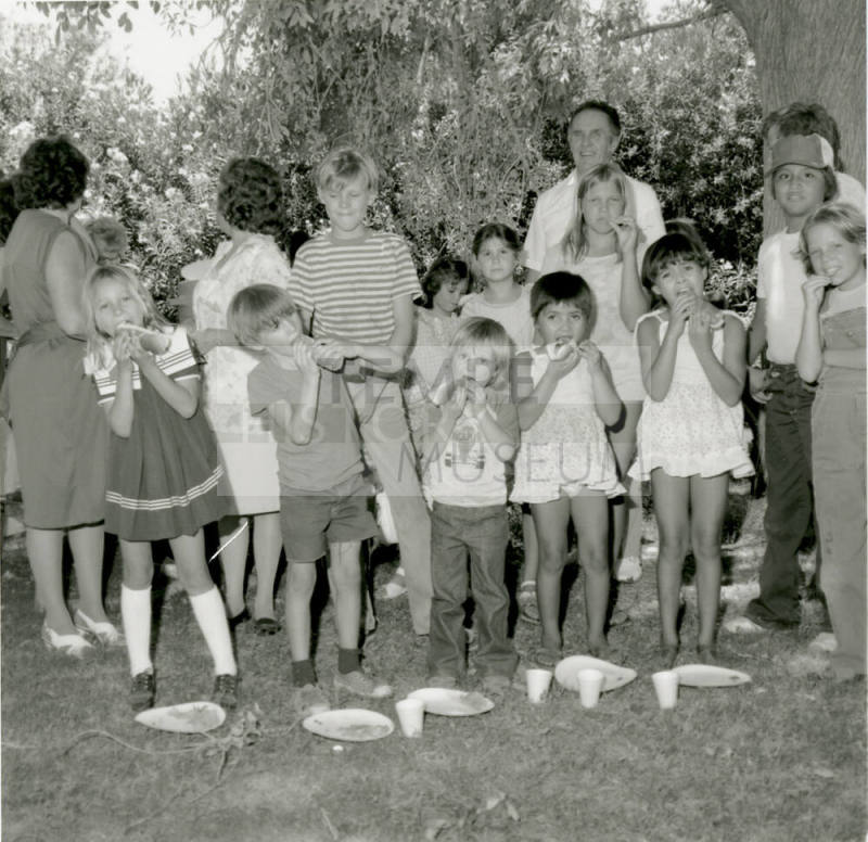 Hungry Bunch. - Tempe Daily News, July 1 1978
