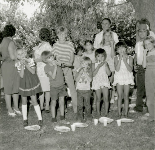 Hungry Bunch. - Tempe Daily News, July 1 1978