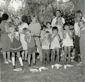 Hungry Bunch. - Tempe Daily News, July 1 1978