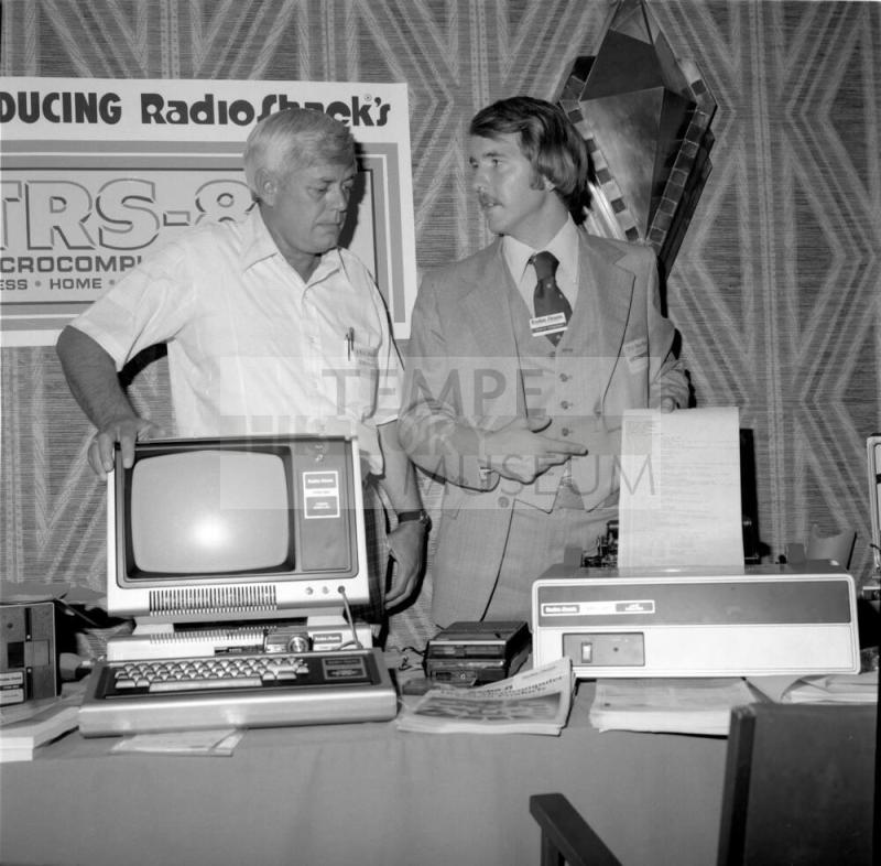 Computer On Show - Tempe Daily News : 6/28/1978