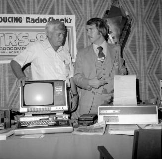 Computer On Show - Tempe Daily News : 6/28/1978