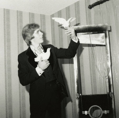 Magic Is His Bag! (Ron Reid) - Tempe Daily News - July 27, 1978