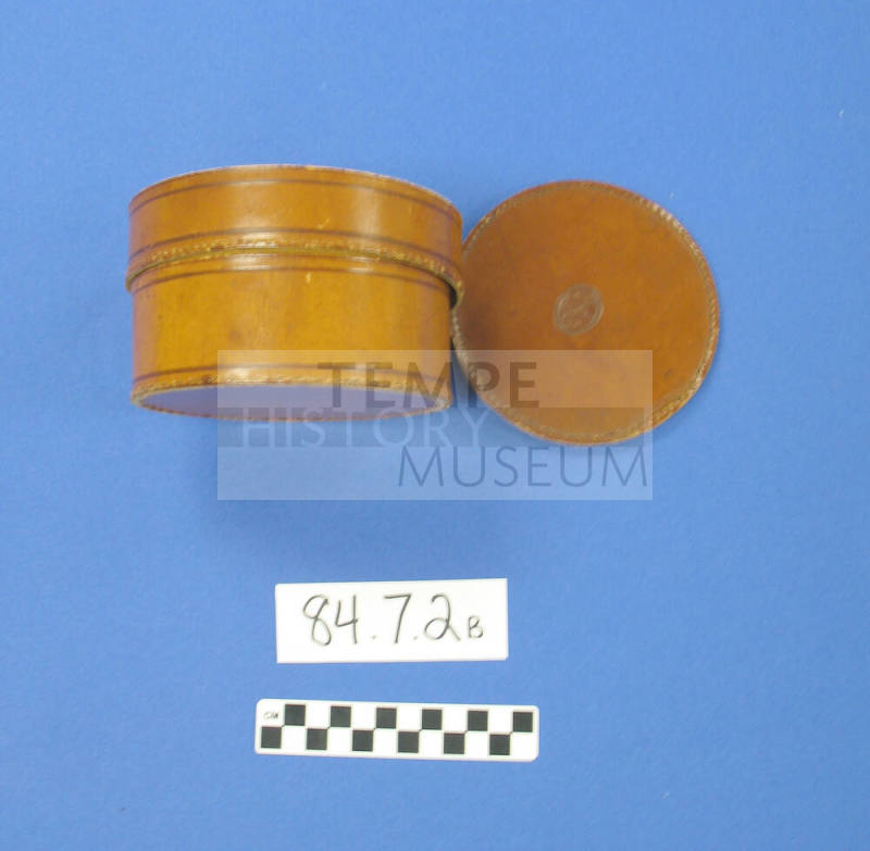 Brown leather collar box
