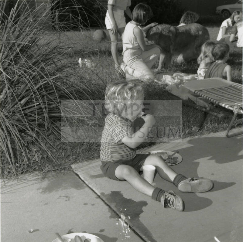 Ummm, Yummy! - Tempe Daily News - April 18, 1978