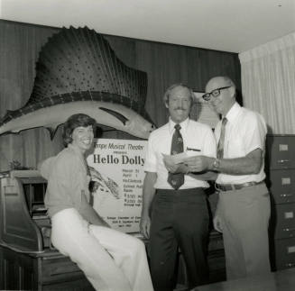 Dolly 'Checks In' - Tempe Daily News - August 8, 1978