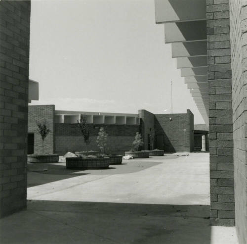 Ready And Waiting - Tempe Daily News - August 9, 1978