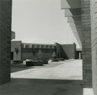 Ready And Waiting - Tempe Daily News - August 9, 1978