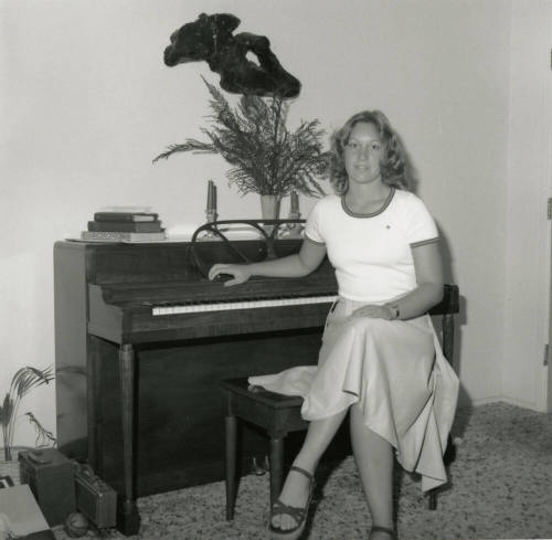 Losing Her Accent - Tempe Daily News - August 17, 1978