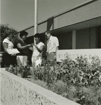 Boosting Chargers. - Tempe Daily News, September 1 1978