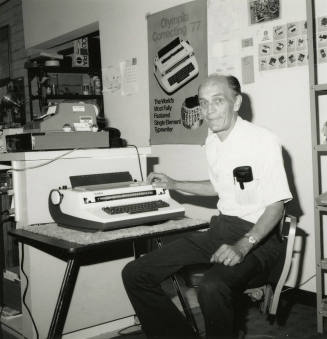 Newest Thing Out - Tempe Daily News - September 13, 1978
