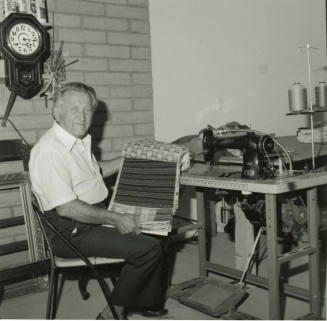 Expert at Work -Tempe Daily News, Sept 6, 1978 (1 of 3)